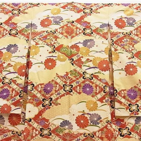 Japanese wedding kimono, gorgeous long-sleeved kimono, rhombus Gold color gem - Picture 2 of 7